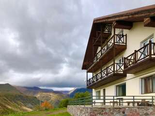 Гостевой дом Veranda Hotel Гудаури-0